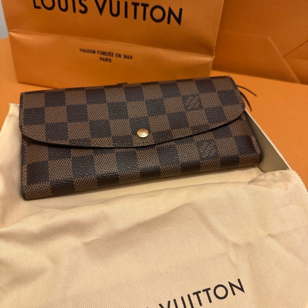 Louis Vuitton Damier Emilie Wallet